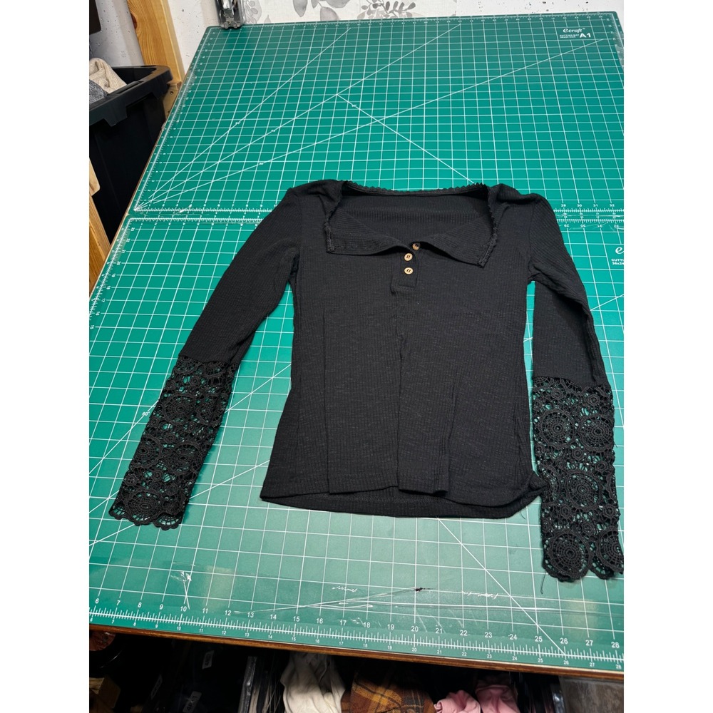 Black Ribbed Henley Top Floral Crochet Lace Sleeve Square Neck Small